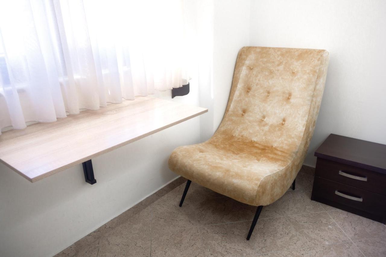 City Center Two Private Bedrooms Near Scanderbeg Square On Shared Apartment Tirana Exterior photo